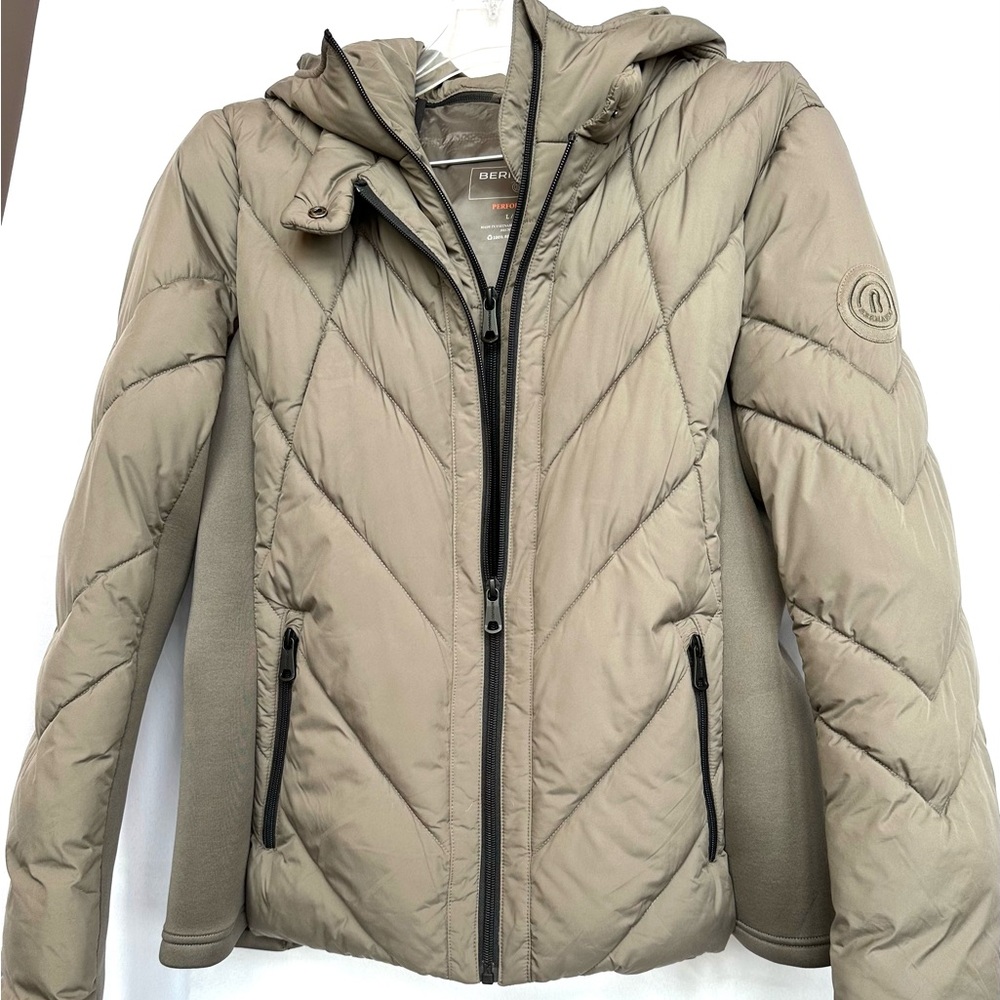 Nordstroms Bernardo Tan Packable Women’s Size L Puffer Jacket Removable Hood